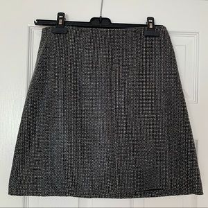 Banana republic mini skirt - size 2